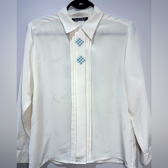 White medium petite button up blouse - Picture 4 of 5